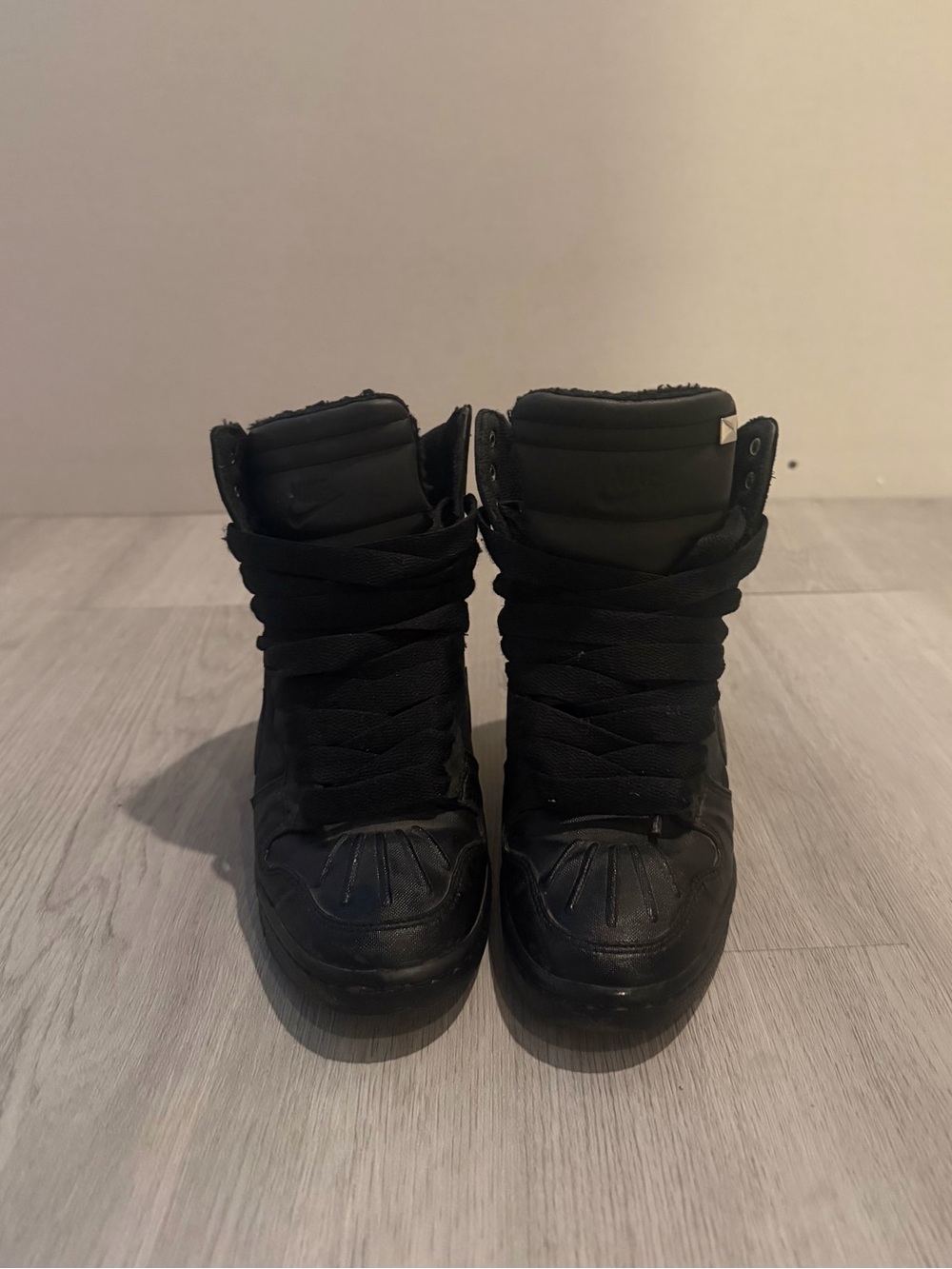 Nike Women’s Black High-Top Sky Hi H2O Repel Wedge Sneakers - Picture 4 of 4